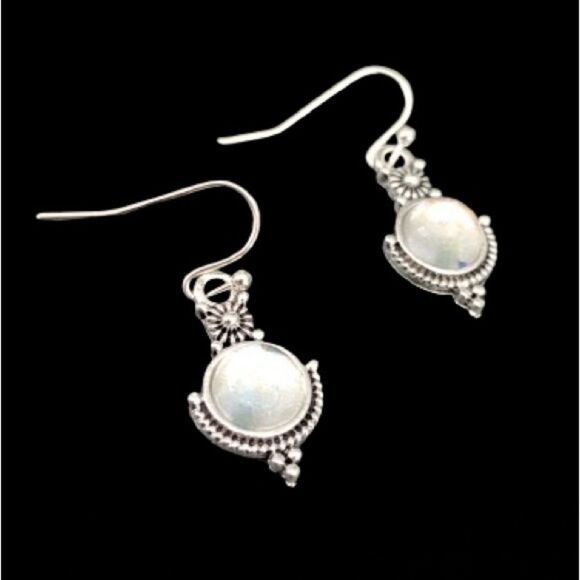 Vintage Balinese Style Faux Moonstone Opal & Silver Tone Ornate Earrings Unisex - Picture 1 of 7